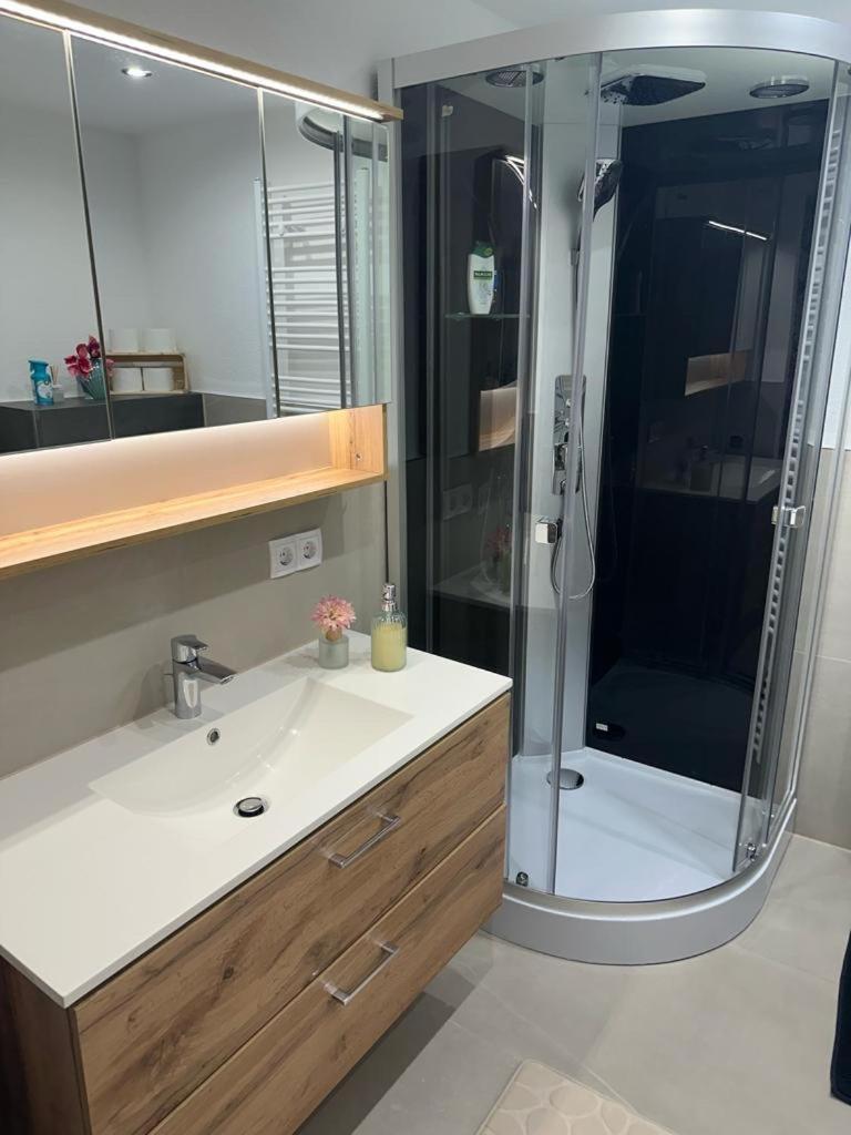 Moderne Ruhige Ferienwohnung Ubstadt-Weiher Dış mekan fotoğraf